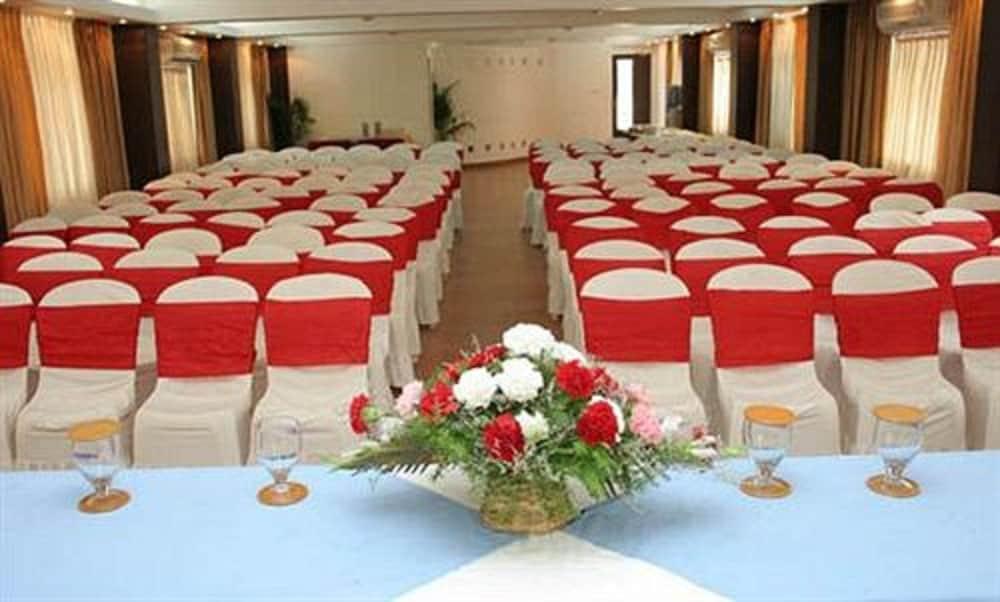 Alor Holiday Resort Calangute Eksteriør billede